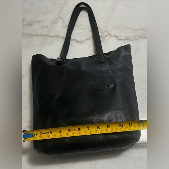 Pre owned Everlane Petra Italian Leather Magazine Tote Bag in Black Leather - Picture 8 of 8